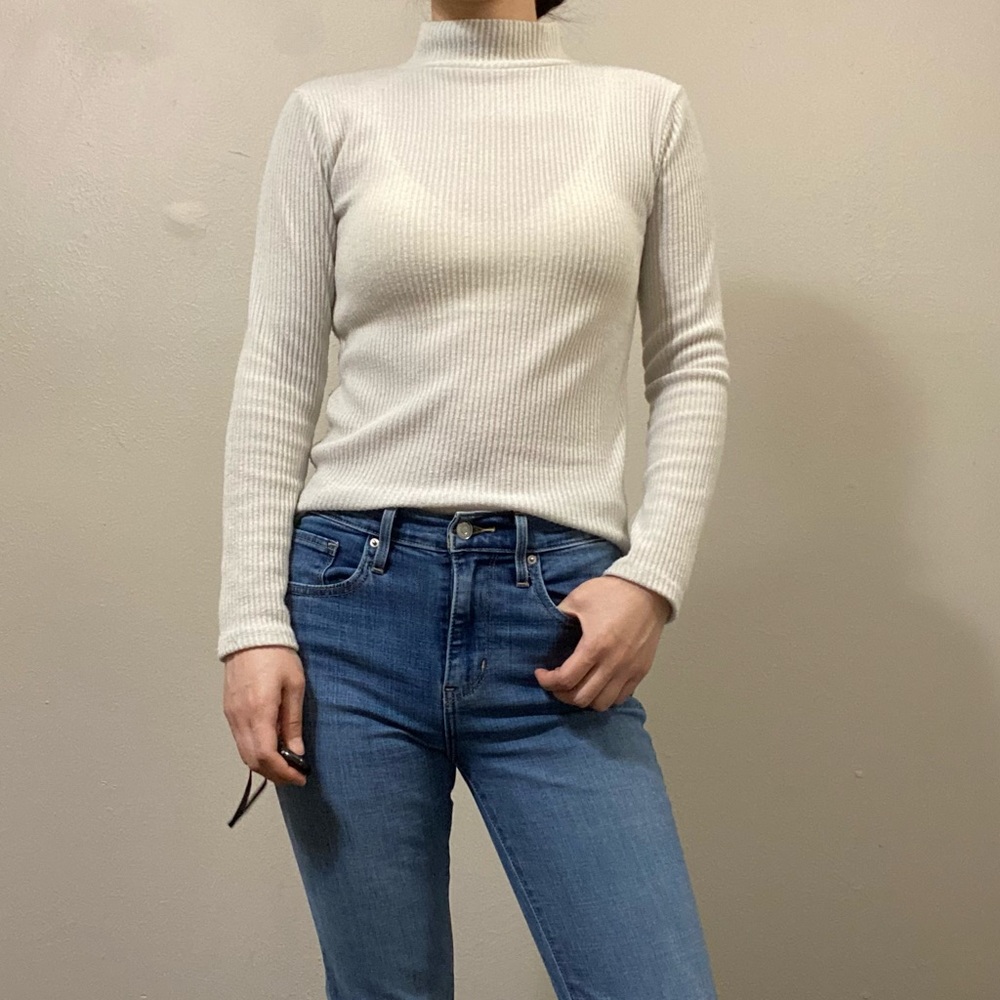Ribbed turtleneck long-sleeve tee